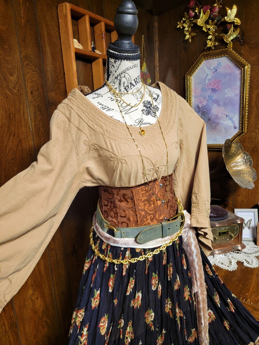 Vintage Gold Tone Chain Link Belt Whimsical Fantasy Renaissance DnD Larp Cosplay